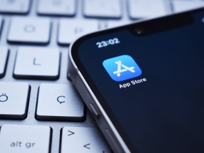 Popularna aplikacja płaci za nagrywanie rozmów. Dane trafiają do firm AI