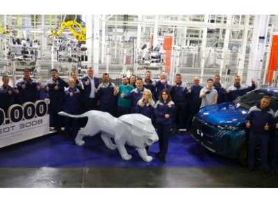 200.000 egzemplarz Peugeot 3008 wyjechał z fabryki w Sochaux. Nowy SUV odnosi sukces