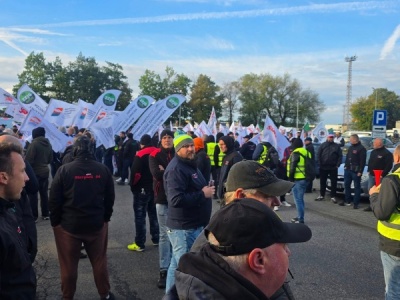 Protest górników i hutników w Sławkowie. Trwa blokada Euroterminala