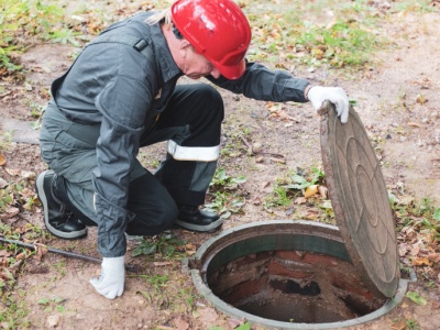 5 tys. zł kary dla właścicieli nieruchomości. Inspektorzy kontrolują również po zmroku