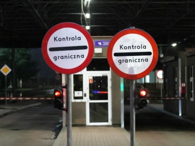 Polska ponownie otwiera przejścia graniczne. Rząd stawia warunek