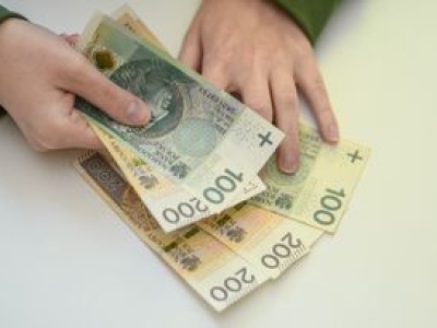 Ile gotówki na miesiąc kryzysu? Warto ją schować w bezpiecznym miejscu