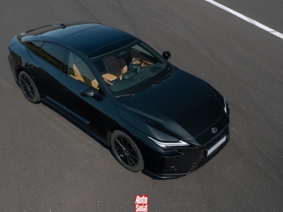 Nowy Lexus ES w polskiej ofercie. To już nie jest tylko bogatsza Toyota Camry