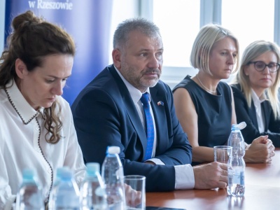 Mieszkaniówka i modernizacja w SW niezagrożone. Żurek: robimy bardzo dużo, żeby w budżecie te środki znaleźć