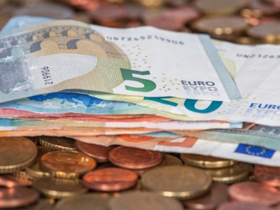 10 tysięcy złotych miesięcznie i darmowe mieszkanie. Szukają pracowników na już