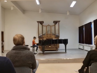 Pierwszy występ naszego małego pianisty