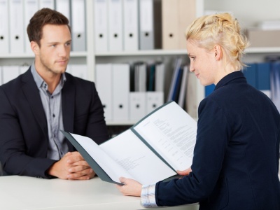 Jak skutecznie starać się o podwyżkę? Tych argumentów nigdy nie używaj