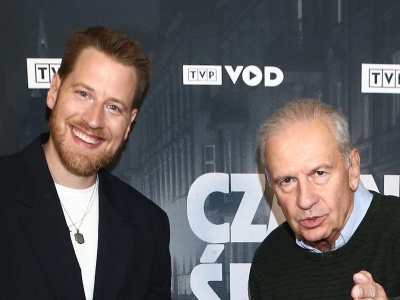 Ośmioletnia córka Roberta Stockingera zagrała w serialu. Dumny tata i dziadek pojawili się na premierze