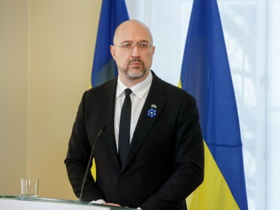 Szmyhal: Ukraina potrzebuje do 20 mld dolarów na zakup broni w USA