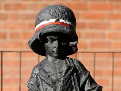 Rzeźba służącą za pierwowzór pomnika Małego Powstańca odnaleziona po dziesięcioleciach – niezwykłe odkrycie dzięki publikacji PAP