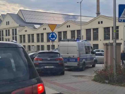 Zielona Góra. Potrącenie 10-latki na rondzie przy galerii Focus, sprawca uciekł