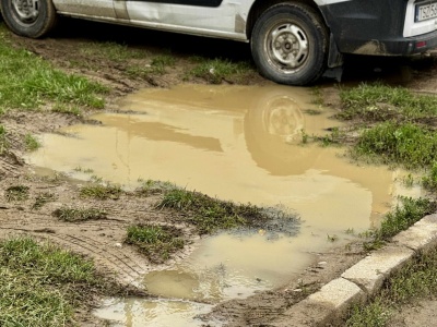 Bajoro pod blokami zamieni się w wygodny parking