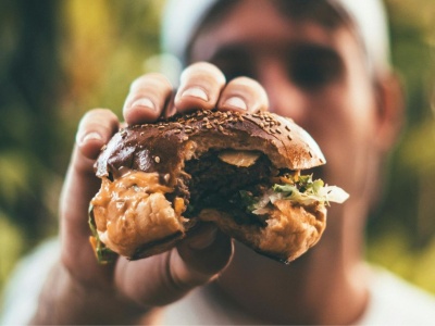 Wysokie kary za bułkę z serem. Nowe przepisy dla podróżnych