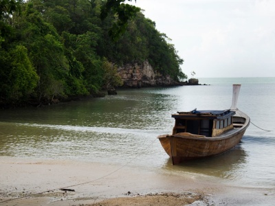 Piasek jak mąka, pad thai za 12 zł i brak klubów. Wyspa wyjęta z filmu sprzed 30 lat