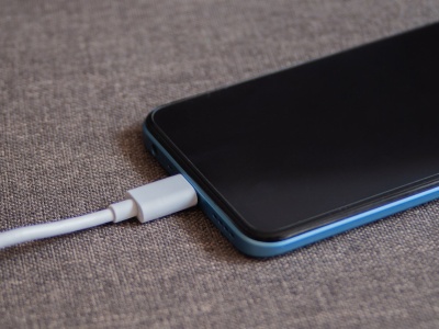 UE daje producentom trzy lata. Takie ładowarki będą zakazane