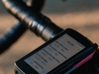 Koniec z problemami na trasie. Garmin integruje się z Komoot