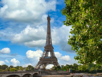Paryż zburzy Wieżę Eiffla w przyszłym roku? W sieci zawrzało