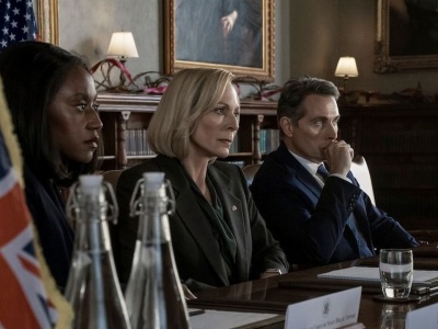 Najlepszy thriller polityczny Netflixa dziś powrócił z elektryzującym 3. sezonem. Krytycy obiecują, że przez 8 odcinków nawet na chwilę nie oderwiesz się od ekranu