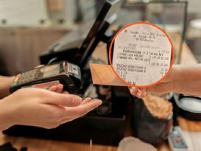 Zamówiła dania youtuberów, przesłała nam paragon. Tyle zapłaciła