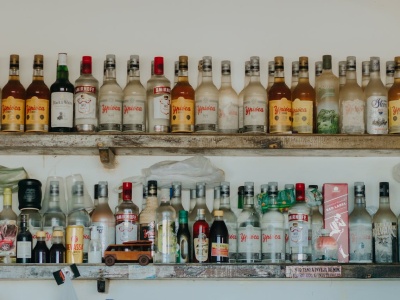 Nocna prohibicja w Warszawie. Radni zagłosowali za zakazem sprzedaży alkoholu w dwóch dzielnicach