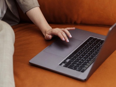 AI nabiera się na nigeryjskiego księcia. Microsoft czaruje: będzie lepiej