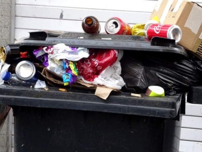 Koszmarne odkrycie w Bydgoszczy. Ktoś wrzucił to do śmietnika