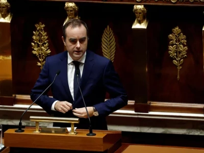 Francja: Rząd się obronił w parlamencie. Na jak długo?