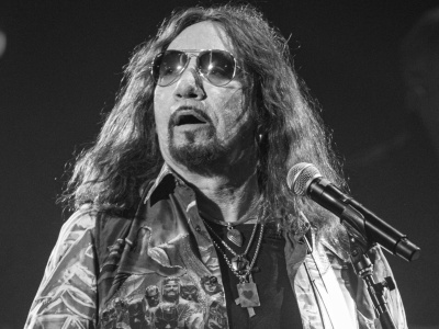 Świat muzyki w żałobie po nagłej śmierci Ace'a Frehleya. 