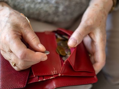Twarde przepisy renty wdowiej. Część seniorów nie dostanie jej wcale