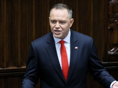 Nowe zasady naliczania stażu pracy. Nawrocki złożył podpis, nie obyło się bez weta