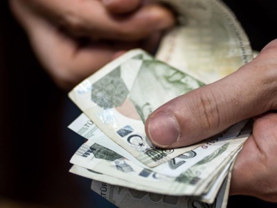 Turecka lira bije rekordy słabości. Bank centralny stara się utrzymać kontrolowany spadek waluty