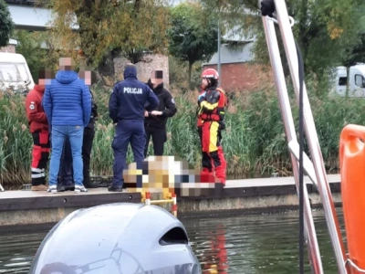 Martwy człowiek w Odrze we Wrocławiu. Ciało dryfowało przy marinie