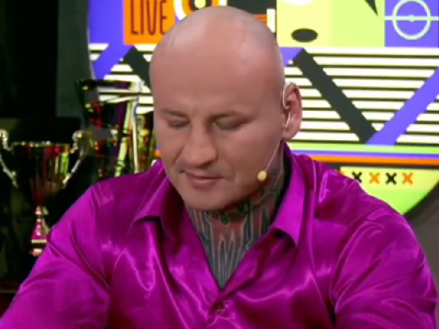 Wstrząsająca historia Artura Szpilki. “Wtedy mama powiedziała mi, że…”