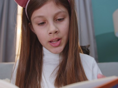 Jak zachęcić dziecko do czytania? 7 trików, które pokochają nawet mali ekranoholicy