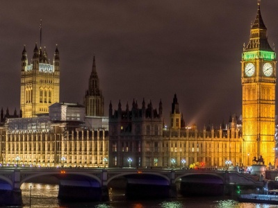 Terroryzm, szpiegostwo i wpływy. MI5 bije na alarm