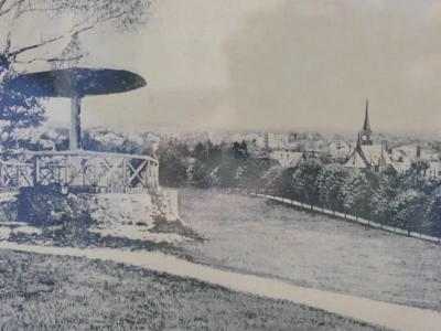 W bibliotece otwarto wystawę ze zdjęciami i dokumentami prezentującymi historię miasta i gminy