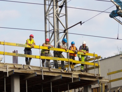 Rusza skrócony czas pracy. Biznes patrzy z boku, korzystają gminy, handlu na liście brak