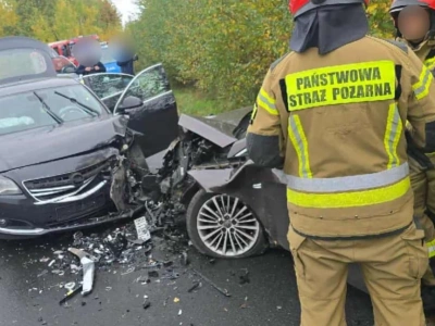 Groźne zderzenie dwóch aut w Rybnicy. Poszkodowana trafiła do szpitala