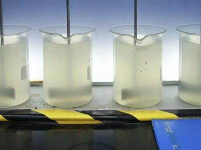 Mieszanie nawozów - czym jest kompatybilność i jak ją sprawdzić? Prosty test