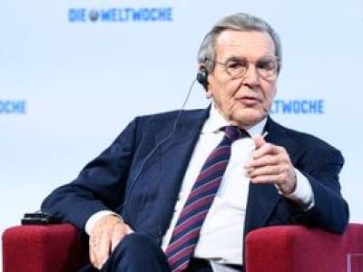 Schroeder broni Nord Stream 2. Były kanclerz zeznawał przed komisją śledczą