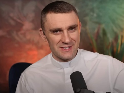 Znany youtuber dziś po raz pierwszy w Olsztynie. Autokary już jada na spotkanie!