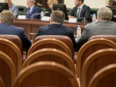 Radni z „nie swojego” miasta. Sejmowa komisja chce ukrócić patologię w meldunkach