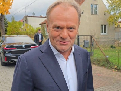 Donald Tusk w Olsztynie odwiedził „wnuczkę” z in vitro. Spełnił swoją obietnicę