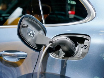 Miały być przełomem motoryzacji, eksperci odkrywają drugą stronę medalu. Kierowcy są w szoku