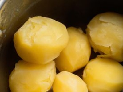 Wsyp garść do ziemniaków. Będą bardziej sycące i zapomnisz o skokach cukru