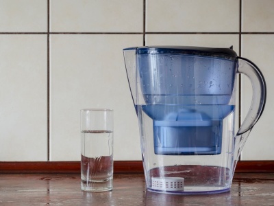 Gdzie wyrzucić zużyty filtr do wody? Producenci rozwiewają wątpliwości