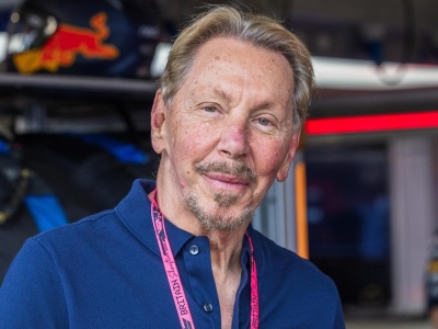 Jest jednym z najbogatszych ludzi świata. Otarł się o śmierć i wygrał prestiżowe zawody