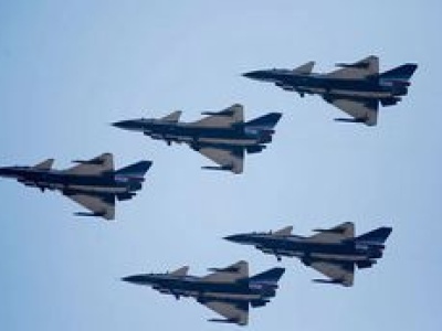 Już kupowali z Zachodu. Nagle zwrot akcji. Wybrali myśliwiec z Chin