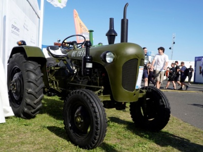 Poborowy Ursus C-328 melduje się do służby. Co czego służyły ciągniki w Ludowym Wojsku Polskim?