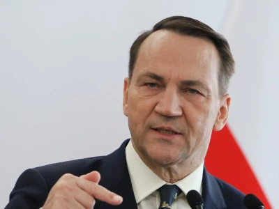 Gorzkie słowa węgierskiego ministra o Polsce. Tak odpowiedział mu Sikorski
